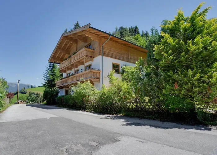Blissful Holiday Home in Hollersbach im Pinzgau with Garden